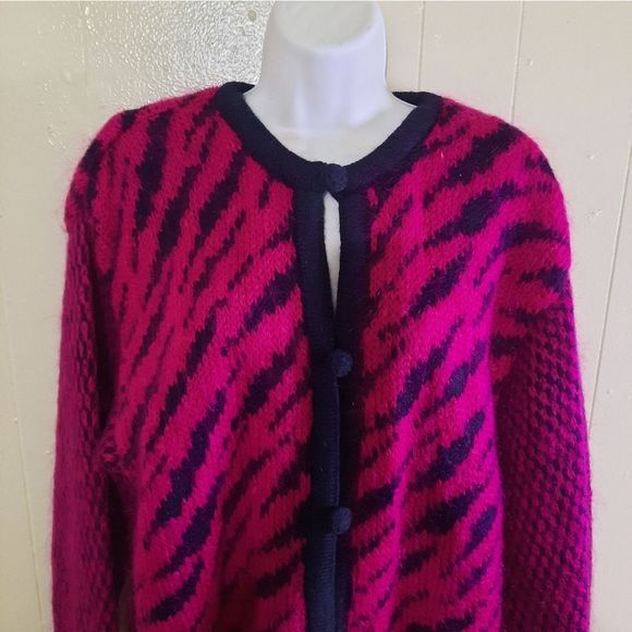 Dunail Irish mohair zebra bright pink cardigan - Picture 3 of 12